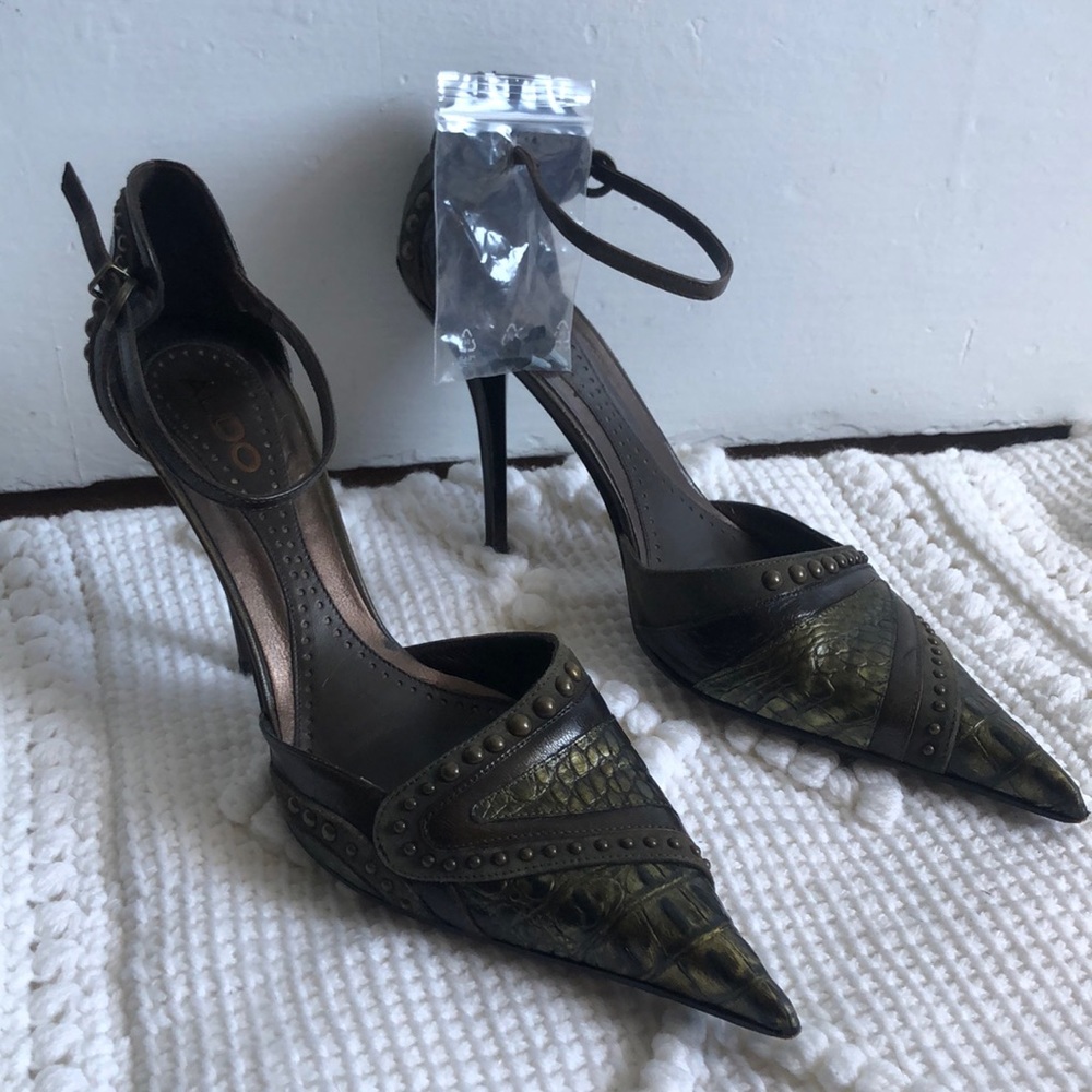 ALDO Green Stud Pointed Toe Ankle Strap Pump Heel Shoe Size 40 (9.5)
